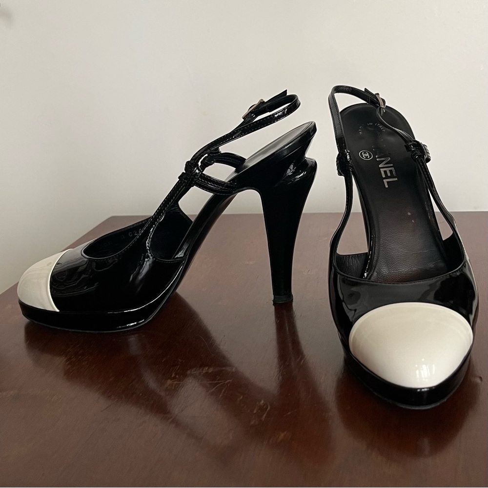 Chanel black patent leather with white cap toe Slingback pumps - Picture 11 of 15